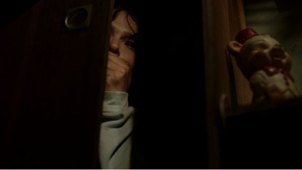 子どもをねらった誘拐犯ピーターに、弟を攫われた姉ウェンディが立ち向かう！(『ネバーランド・ナイトメア』) [c] 2025 ITN Distribution, Inc. All Rights Reserved.