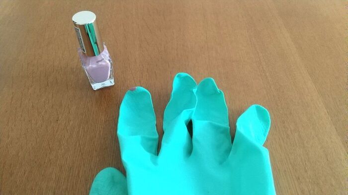 『ゴム手袋』穴があいても捨てないで！まさかの輪切りにしても大活躍！？驚くほど使える再利用アイデア♪