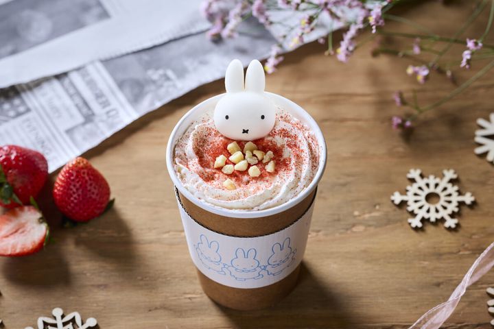 ミッフィーのセレブレーションいちごラテ 素材