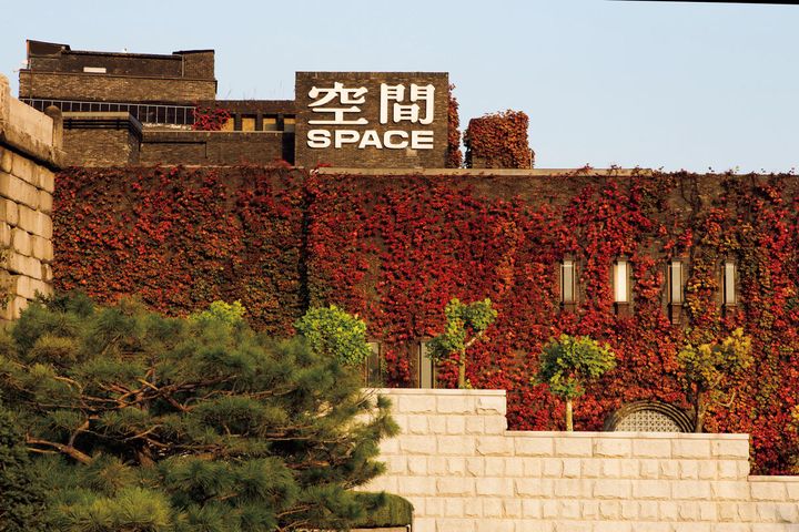 「空間」という文字が掲げられるARARIO MUSEUM IN SPACE