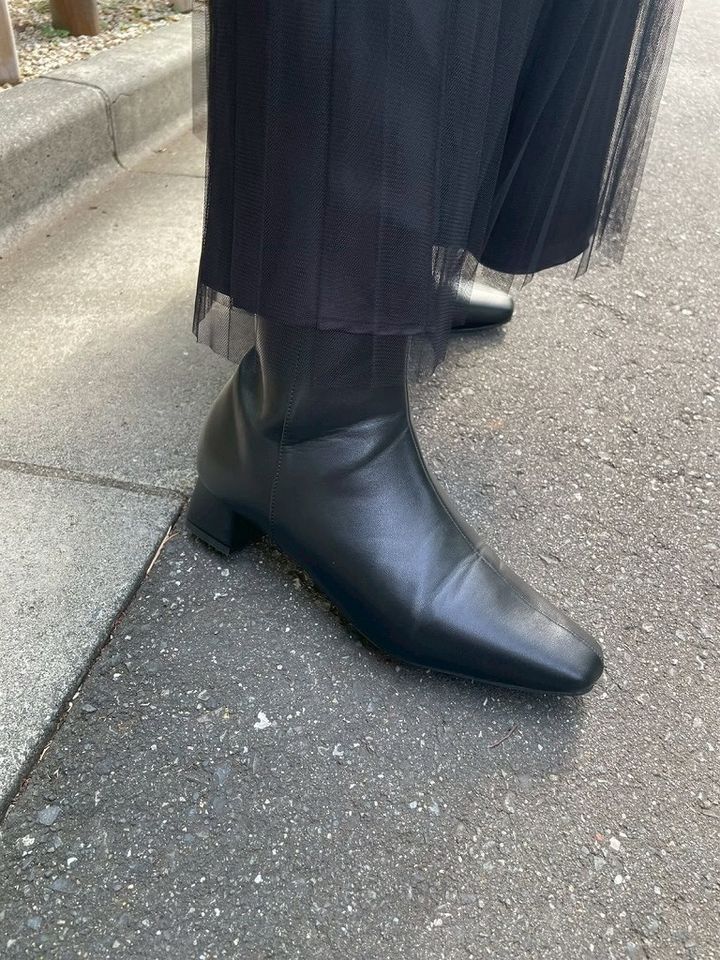 ショートブーツで秋を先取り