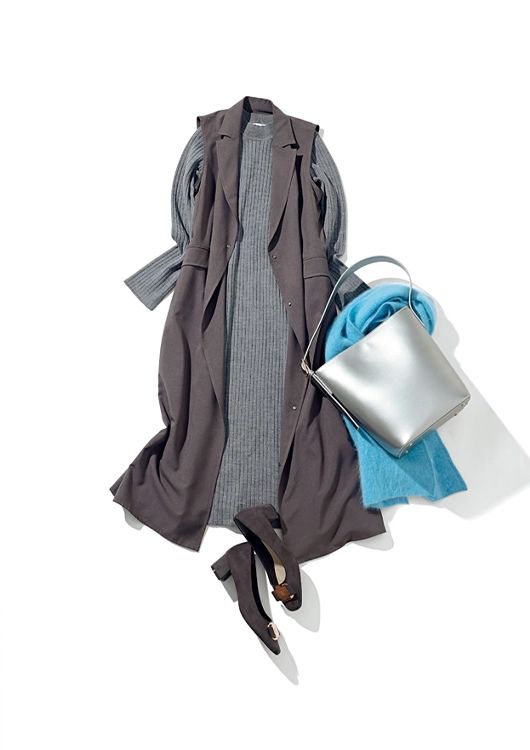 縦ラインを強調した華奢見え通勤コーデ