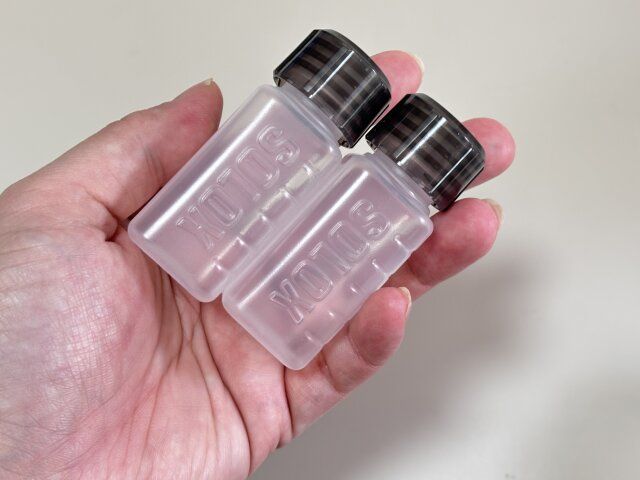 SOLOX 収納に便利で転がらない調味料ボトル