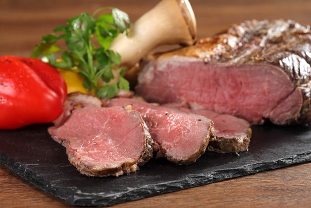 USサーロインのローストビーフ 赤ワインソース