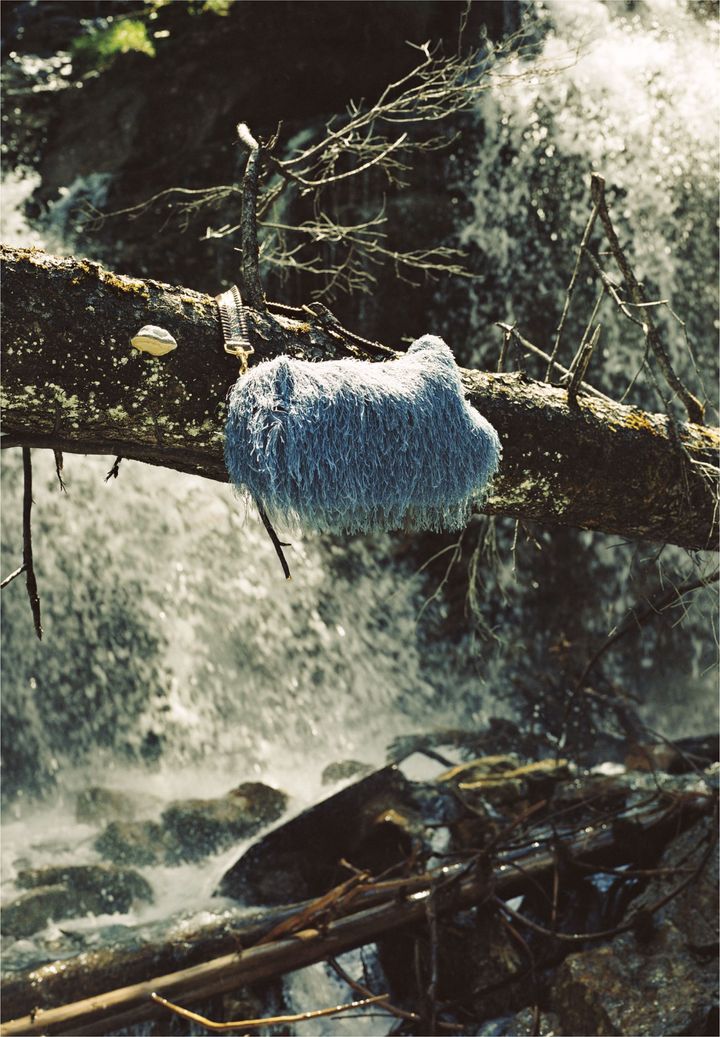 バッグ 本体 H24cm ￥167,200／DRIES VAN NOTEN（ドリス ヴァン ノッテン）