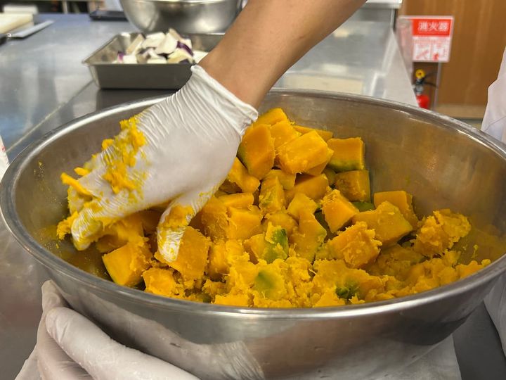 工程3_かぼちゃコロッケ