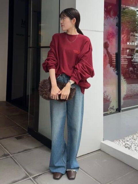 2025冬女性おすすめスウェットデニムコーデ