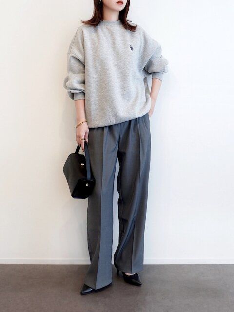 2025冬女性おすすめスウェットワントーンコーデ