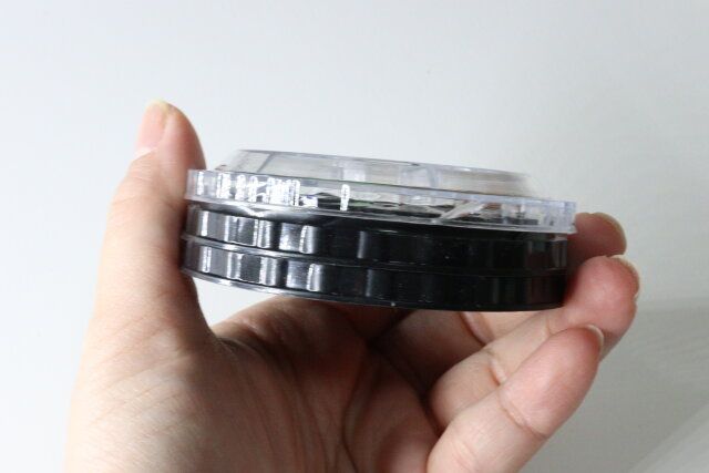 ダイソー 持ち運べる絵の具（12色セット） サイズ