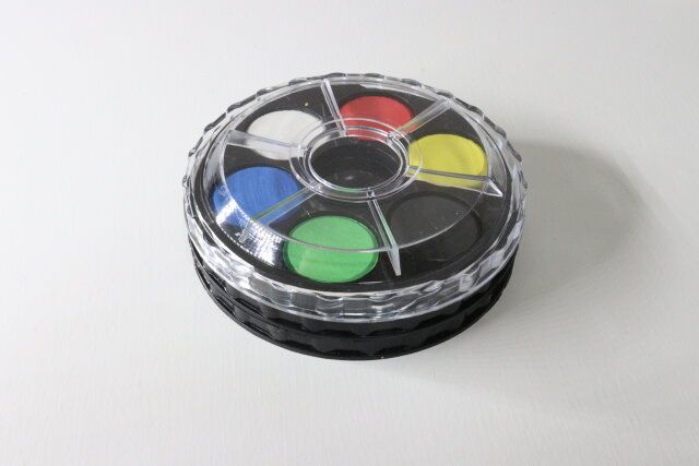 ダイソー 持ち運べる絵の具（12色セット）