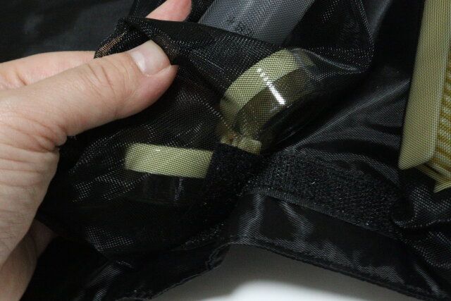 トラベル化粧バッグ 素材感