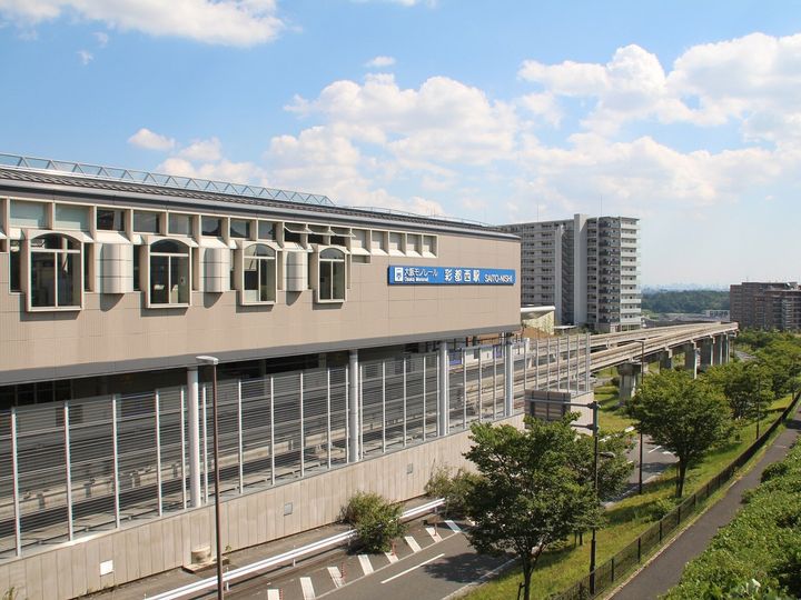 大東建託は、大阪府に住む20歳以上の男女を対象に居住満足度調査を行い、「いい部屋ネット 住み続けたい街ランキング2025＜大阪府版＞」として発表しました。大阪府民が選んだ「住み続けたい街（駅）」ランキングの2位は「彩都西」、では1位は？