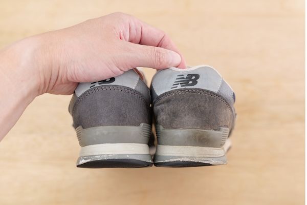 “黄ばみ戻り”を防止する液体スニーカークリーナーが登場。クリーニング店のプロが開発！