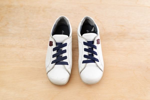 “黄ばみ戻り”を防止する液体スニーカークリーナーが登場。クリーニング店のプロが開発！