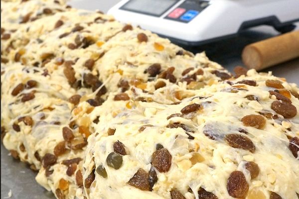 ドイツ製菓マイスターが作る年に一度の特別な逸品「マイスターシュトレン」販売開始