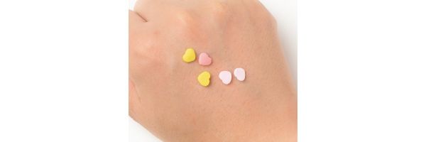 とろみがあることも関係してか、ローションにしてはやや多めの5枚が付着。浸透しつつも表面に残るような感じ。