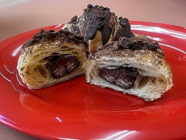 クロワッサン生地と「キットカット」のサクサク感がマッチ