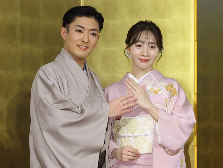 歌舞伎俳優、中村橋之助さん（29）と元乃木坂46の女優、能條愛未さん（31）が10日、東京・紀尾井町のホテルニューオータニで会見を行い、婚約したことを発表しました。