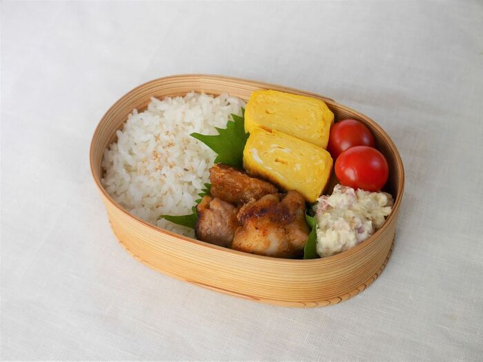 お弁当の詰め方が上手になる！まずは〈ご飯の入れ方〉を変えるだけで♪