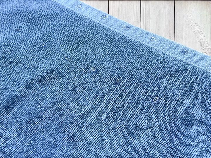 バスマットにすべり止め液を塗ると……