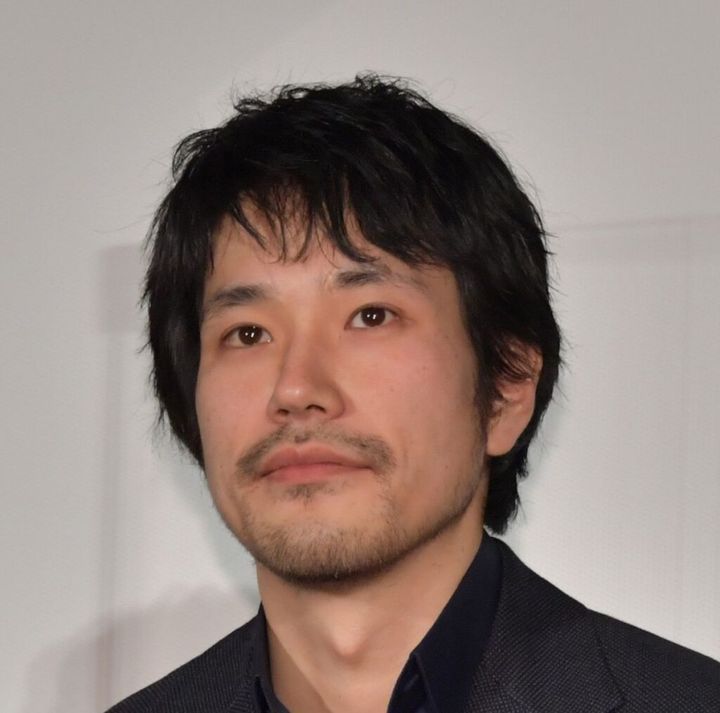 俳優の松山ケンイチさん（40）が公開した「別人級ショット」が話題です。