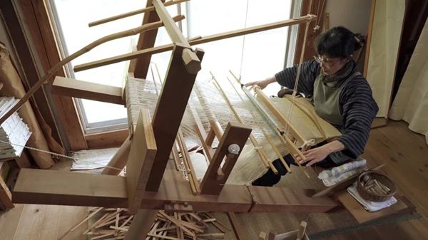 【埼玉県さいたま市】氷川劇場で、ドキュメンタリー映画『倭文(しづり)旅するカジの木』を上映