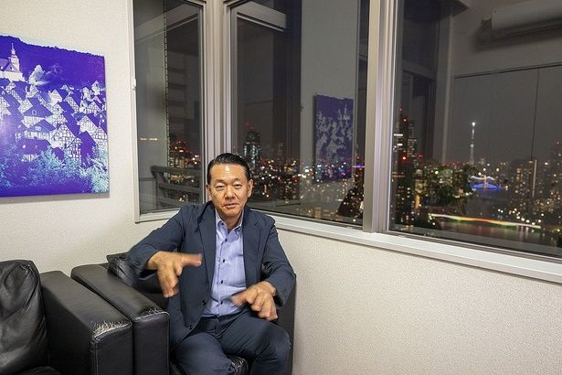 ラグーナテンボスでは、水上から空中へと広がる斬新なアイデアが詰まったイルミが披露される