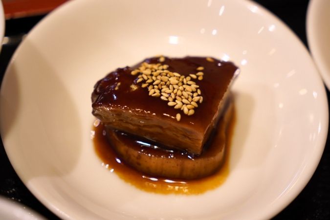 一輩子吉華 副菜 肉餅（ロービン）