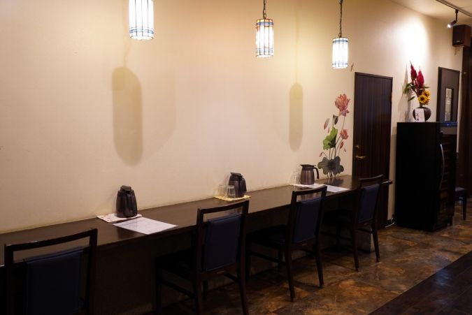 一輩子吉華 店内 カウンター席