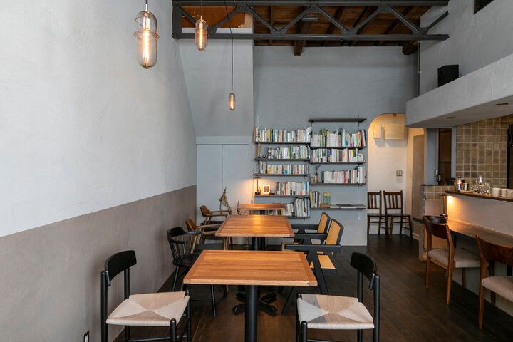 本所吾妻橋のブックカフェ「ORAND」で味わう、トーストとスイーツの静かなひととき♪