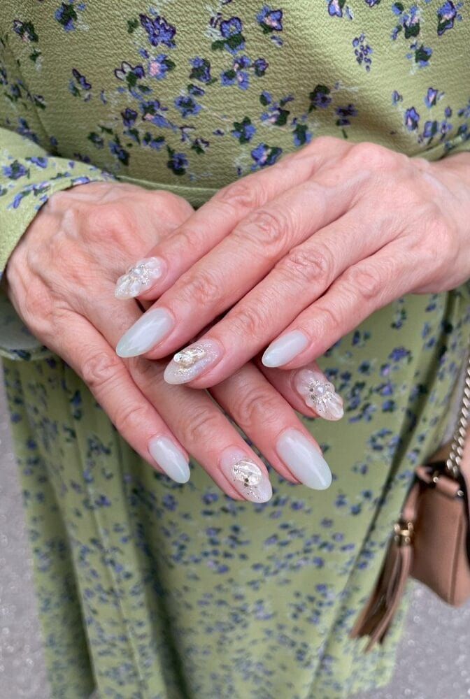 ネイルにもお花をデザイン