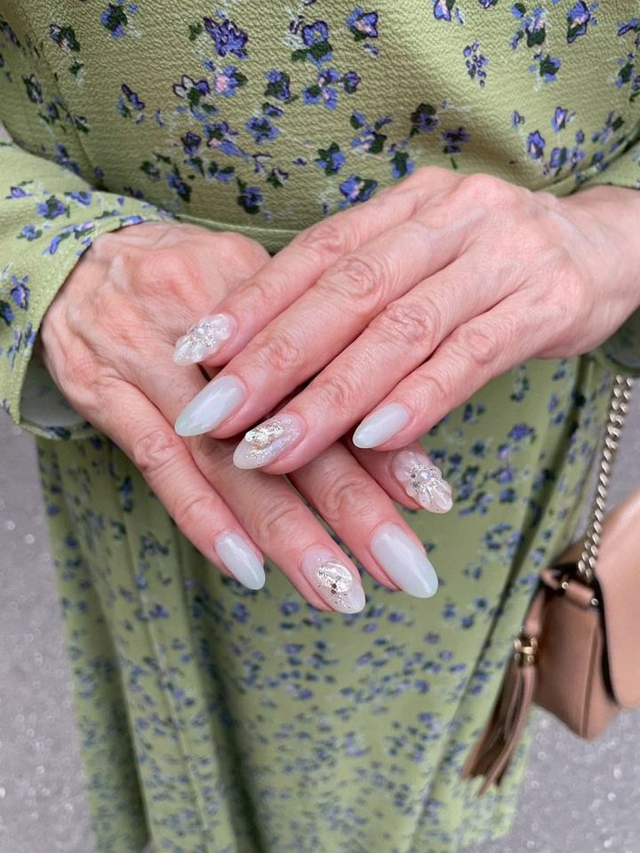 ネイルにもお花をデザイン