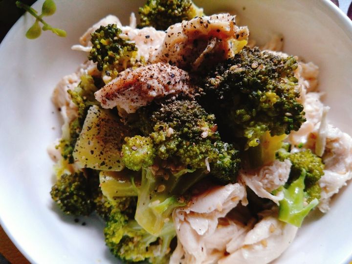 美味しいのにカロリーは控えめ!!さっぱり美味しい鶏ささみとブロッコリーの旨和え