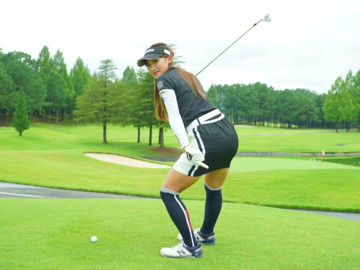 切り返しで「お尻を思いっきり沈める」と手打ちのカット軌道が直る！