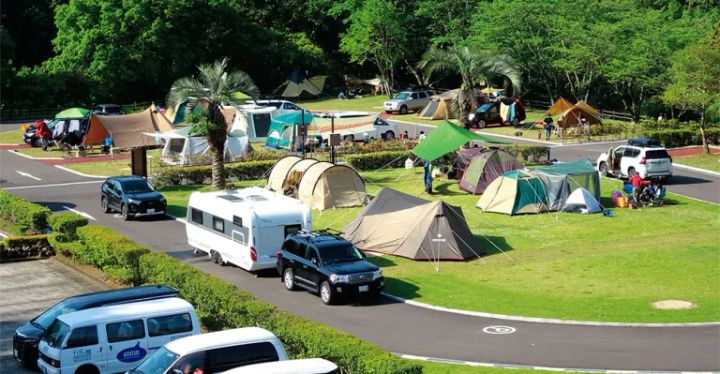 秋冬のファミリーキャンプにおすすめ！防寒対策に優秀すぎる巻きスカートブランケット7選