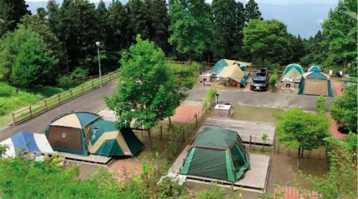 秋冬のファミリーキャンプにおすすめ！防寒対策に優秀すぎる巻きスカートブランケット7選