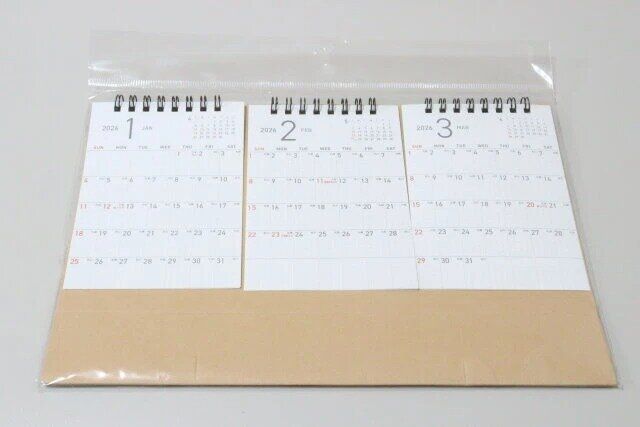 ダイソー 2026年卓上カレンダー（3カ月、シンプル） パッケージ