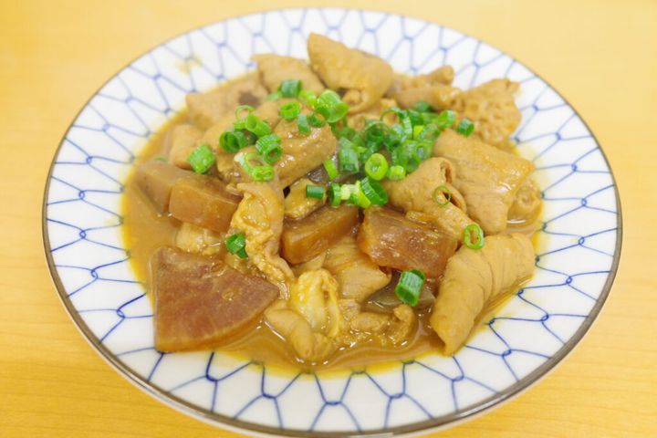 こんにちは、年間600軒のレストランや酒場を食べ飲み歩き、グルメ情報を発信しているグルメハンターのハツです。