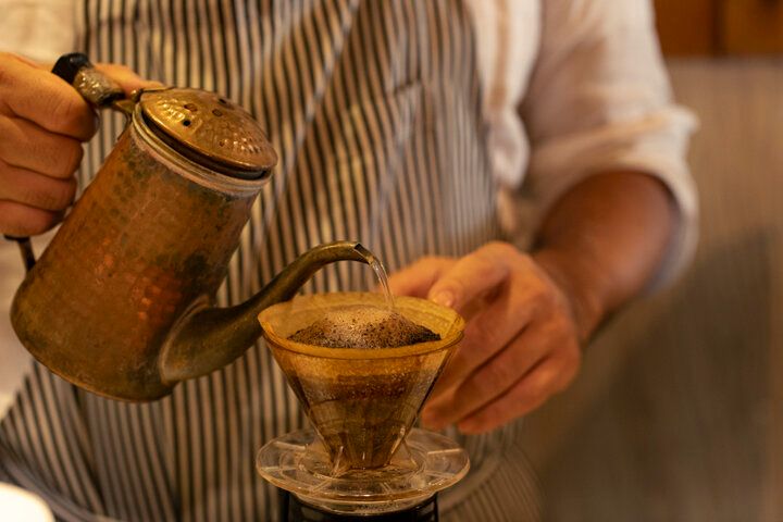 江戸切子のカップで味わう自家焙煎コーヒーと、ビター＆スイートな手作りケーキ／錦糸町「すみだ珈琲」 