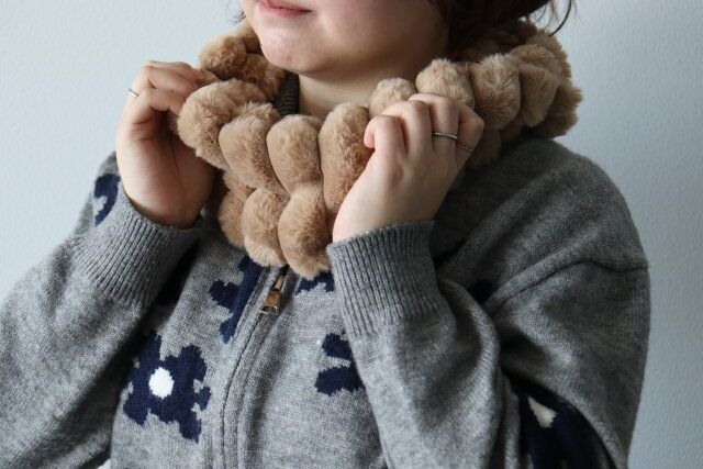 スヌード（エコファー、ポコポコストライプ） 着用