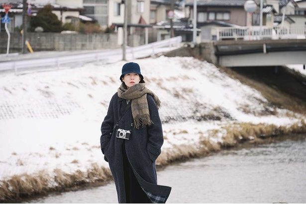 悩める脚本家・李は雪深い北国へ旅に出る (c)2025『旅と日々』製作委員会