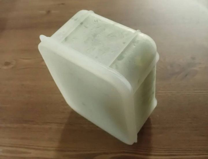 DAISO(ダイソー)：立てて置ける保存容器 小