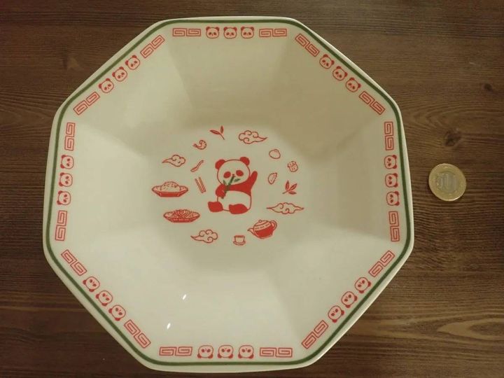 DAISO(ダイソー)：中華チャーハン皿(パンダ)