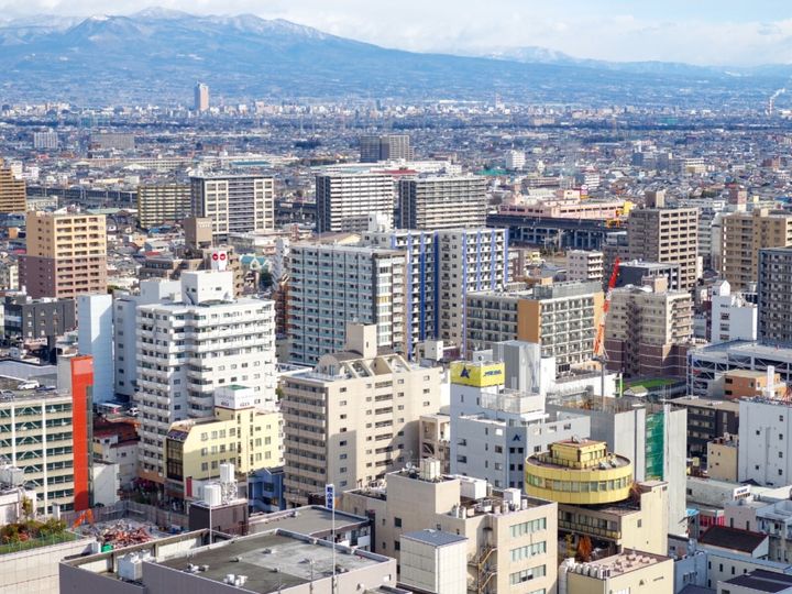 All About ニュース編集部が全国250人を対象に実施した「お金持ちが多そう」と思う市に関するアンケート」の調査結果から、群馬県の市で「お金持ちが多そう」と思う市ランキングを発表！ 2位「高崎市」を抑えた1位は？