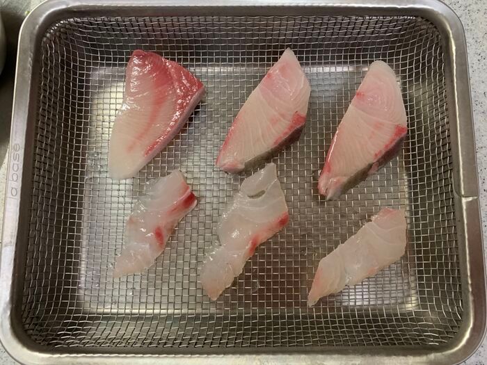 スーパーの『お刺身』食べるの待って！