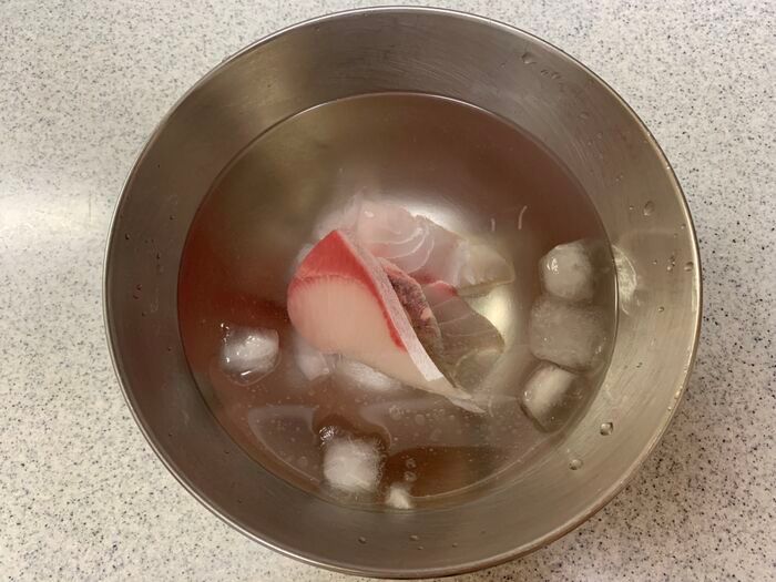 スーパーの『お刺身』食べるの待って！