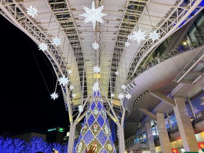 光の街・博多 スーパーマリオコラボのクリスマスツリー