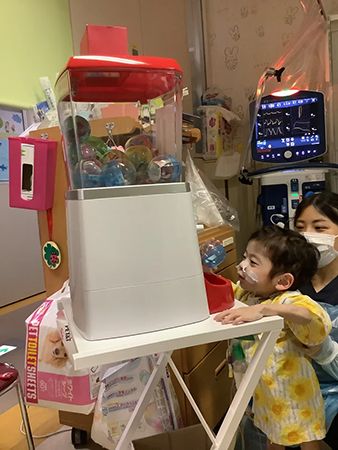 購入すると病気と闘う子ども達にガチャガチャを贈れる「チャリティ米」販売中