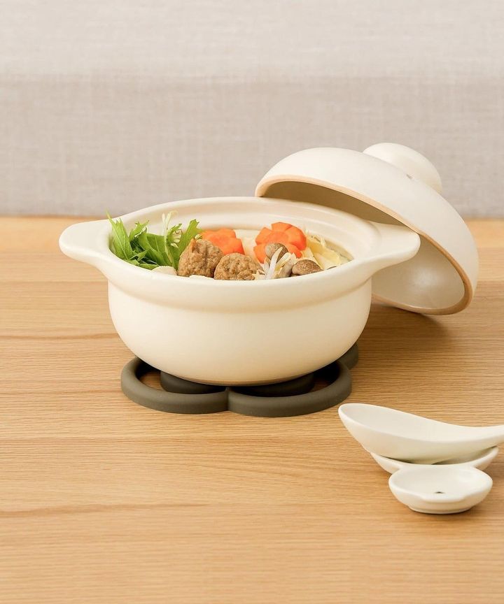 画像1: 出典：3COINS