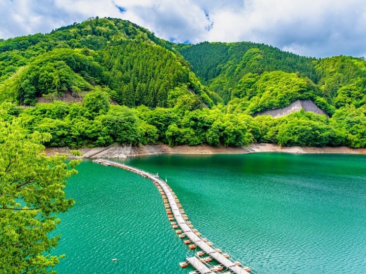 All About ニュース編集部が全国250人を対象に実施した絶景スポットに関するアンケートの調査結果から、好き＆行ってみたい「東京都の絶景スポット」ランキングを発表！ 2位「奥多摩湖」を抑えた1位は？